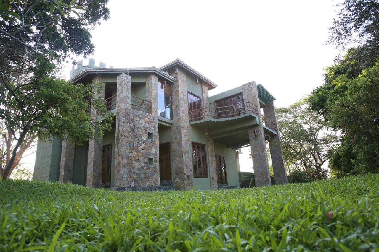 Green Castle Kandy Exterior photo
